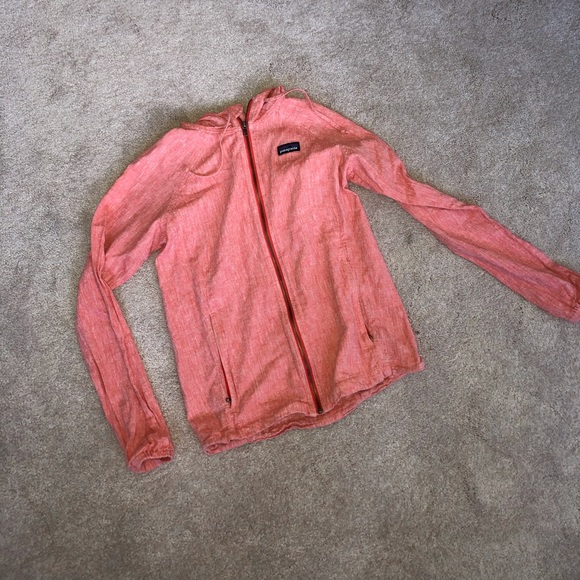 Patagonia Jackets & Blazers - Unique patagonia light zip-up. Worn once